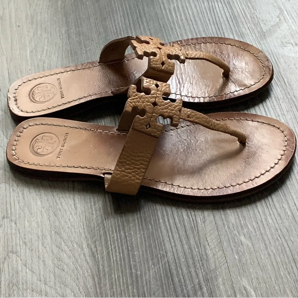 Tory Burch Pebble Leather Laser Cut Logo Slides Flat Thong Neutrals Size 7,5